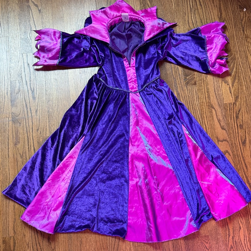 Disney Maleficent Purple and Pink Kids robe Costume size 9/10